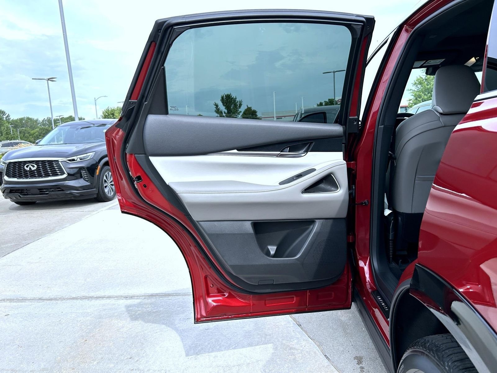 New 2027 2T SUN RED INFINITI Sport AWD image 20