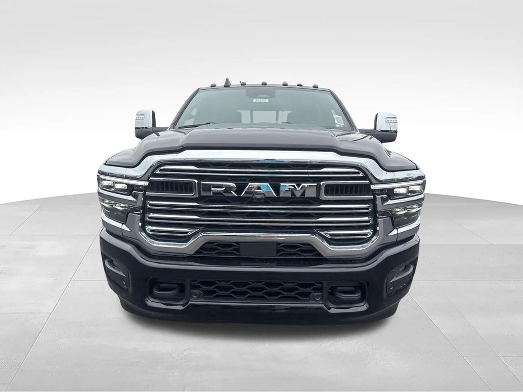 New 2026 Diamond Black Crystal Pearl-Coat Exterior Paint RAM LARAMIE image 8