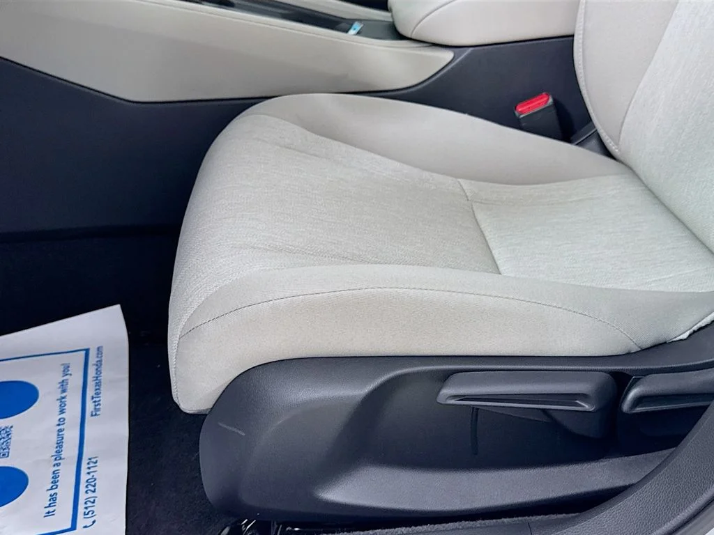 New 2026 Platinum White Pearl Honda LX image 28