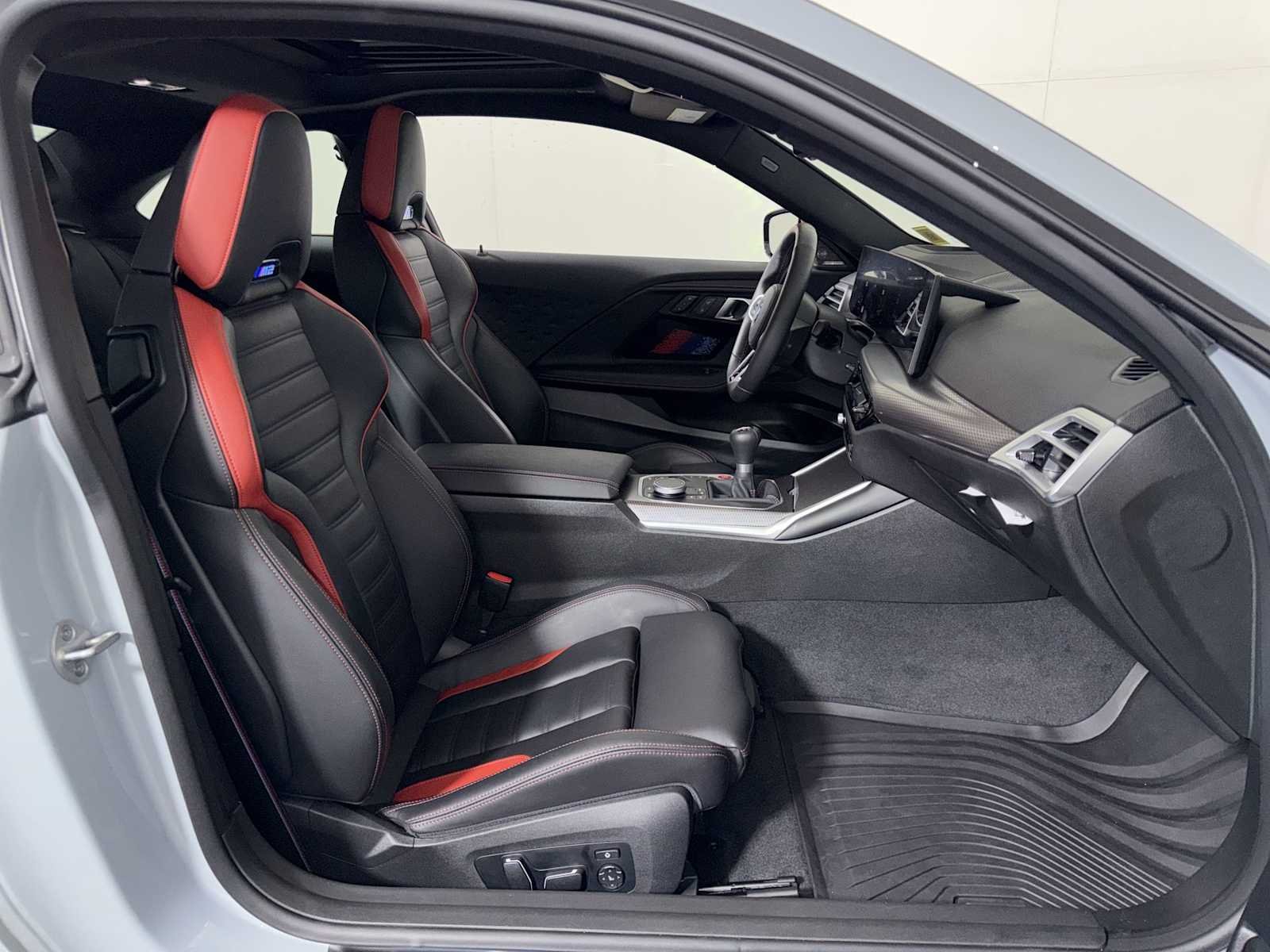 Used 2025 Brooklyn Grey Metallic BMW  image 24