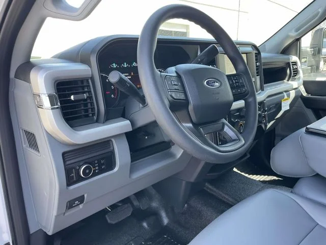 New 2026 Oxford White Ford XL image 15