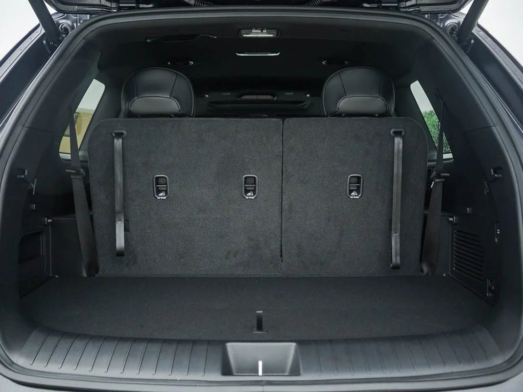 New 2027 Ivory Silver Kia EX AWD image 8