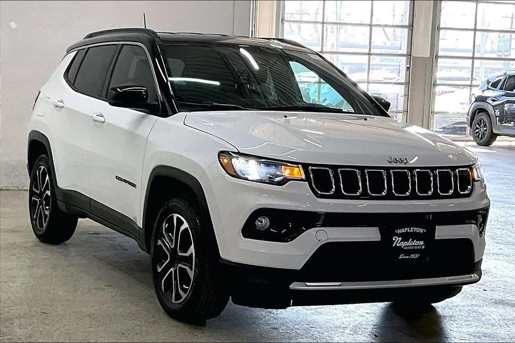 Used 2023 White Jeep Limited image 33