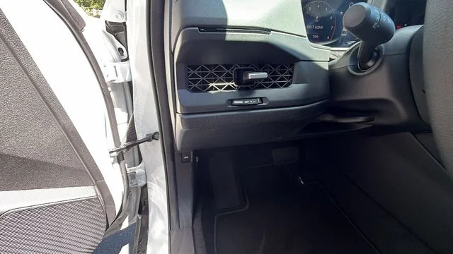 New 2026 White Honda SE image 30