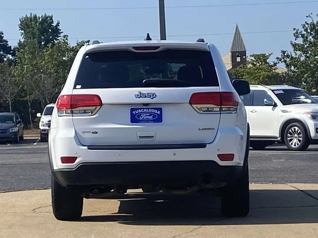 Used 2018 White Jeep Laredo E image 4