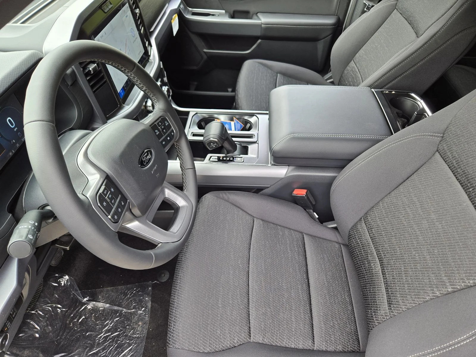 New 2026 Oxford White Ford XLT image 8