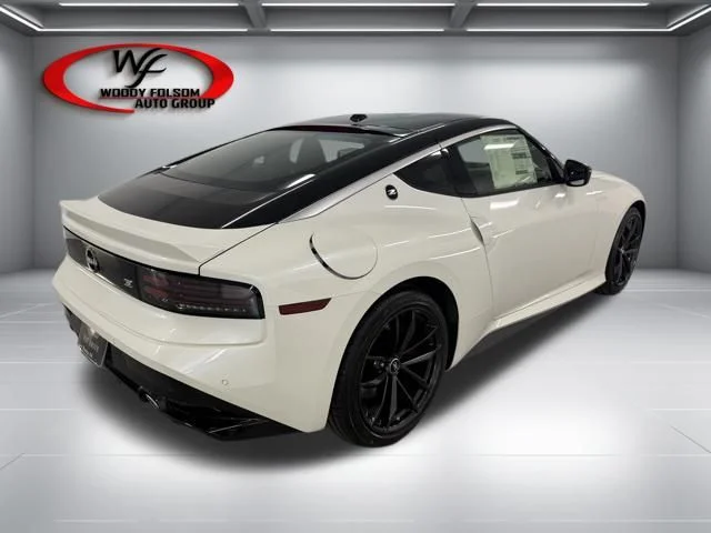New 2026 Pearl White TriCoat / Super Black Two-tone Nissan Performance image 6
