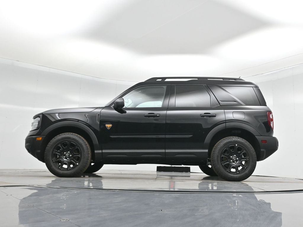 New 2025 Shadow Black Ford Badlands image 7