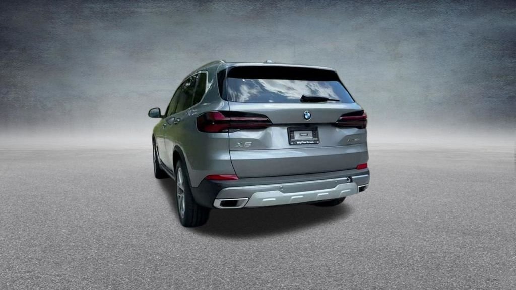 Used 2024 Gray BMW xDrive40i image 22
