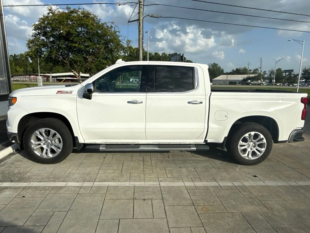 Used 2023 White Chevrolet LTZ image 3