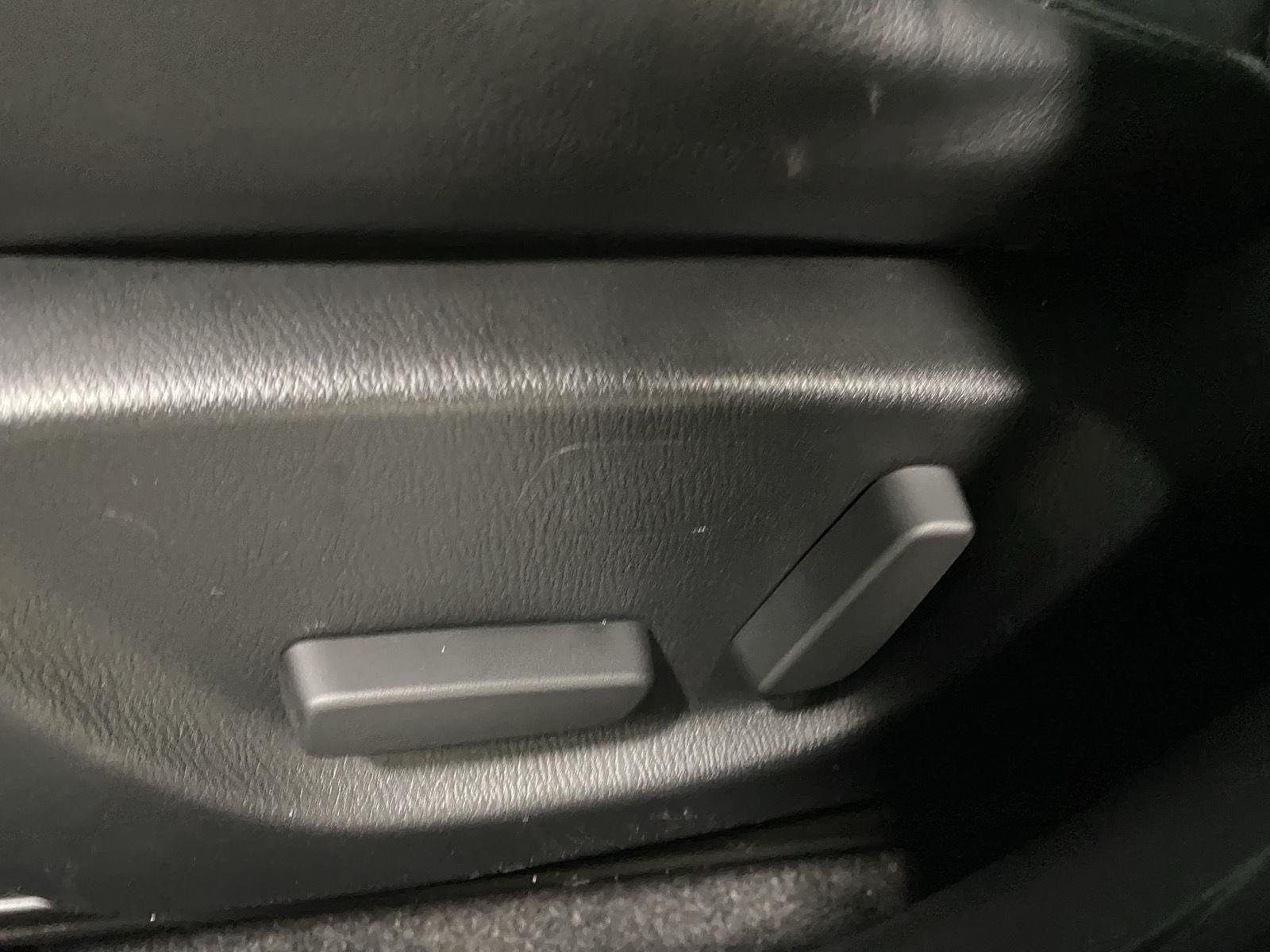 Used 2018 Eternal Blue Mica Mazda Touring image 18