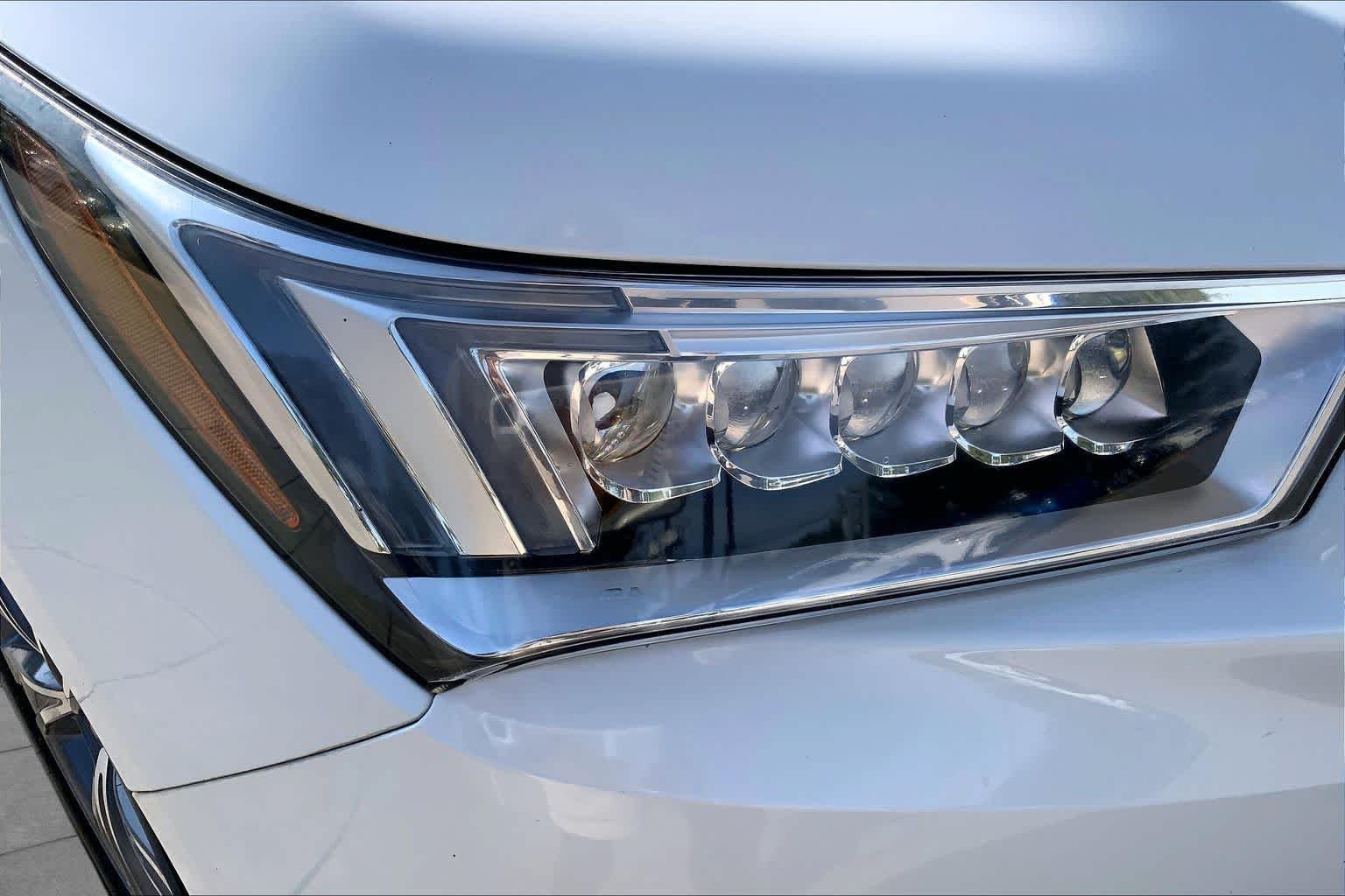 Used 2018 White Diamond Pearl Acura w/Technology Pkg image 28