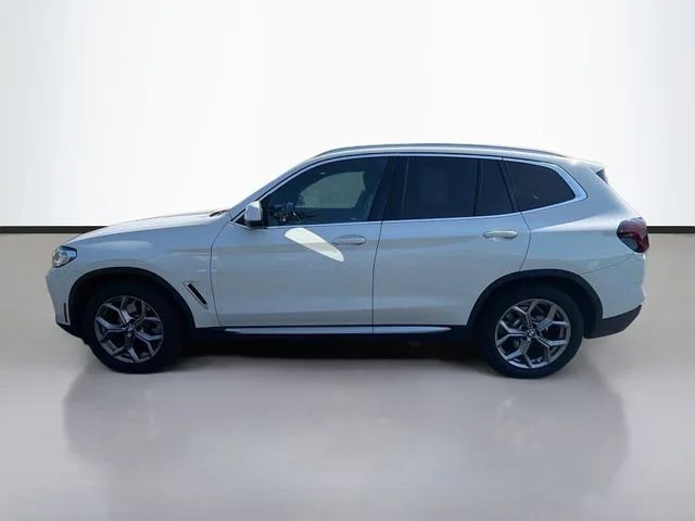 Used 2022 White BMW xDrive30i image 4