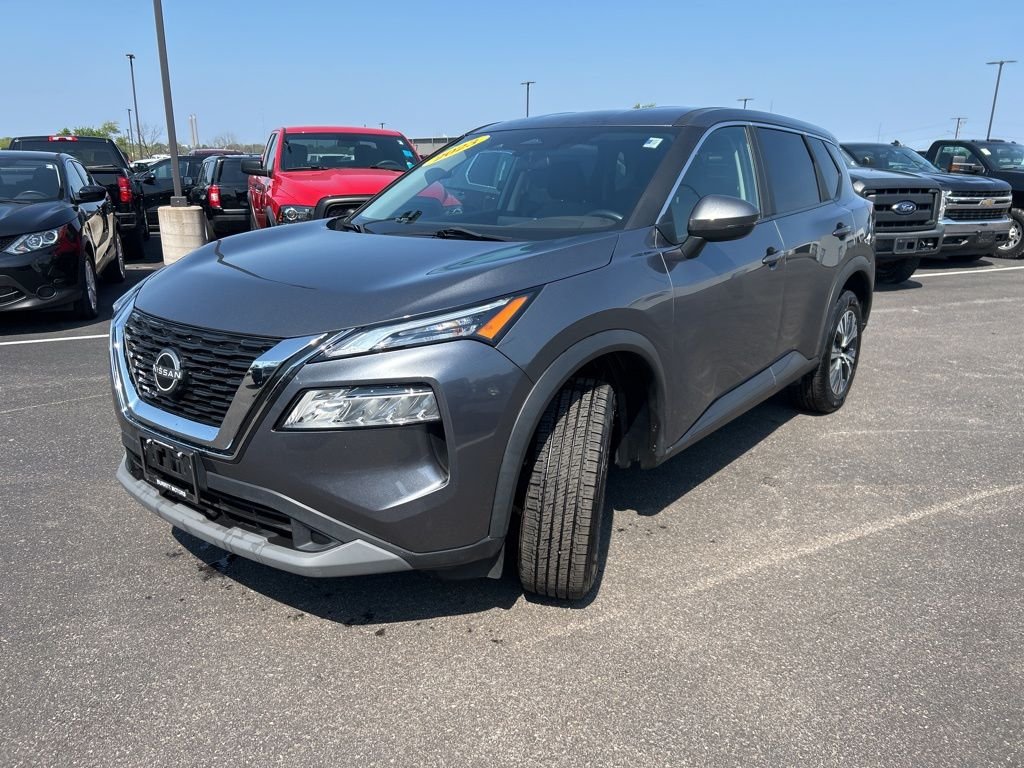 Used 2023 Gray Nissan SV image 3