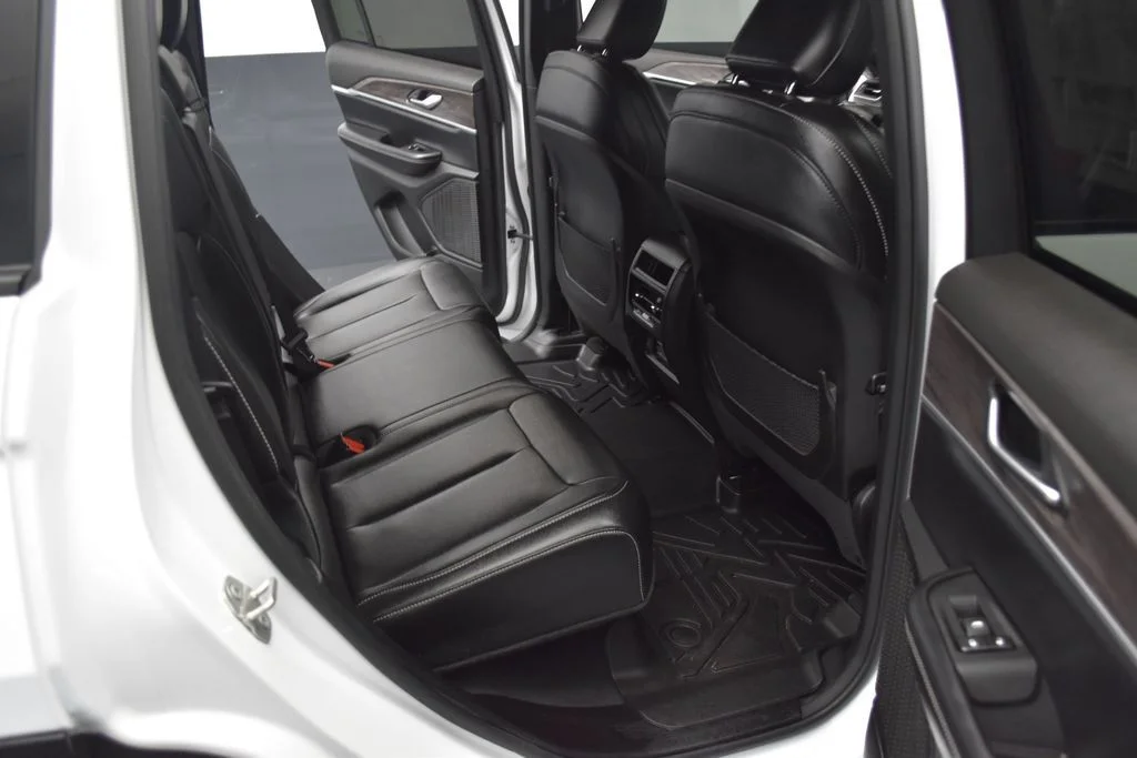 Certified Used 2024 White Jeep Limited image 24