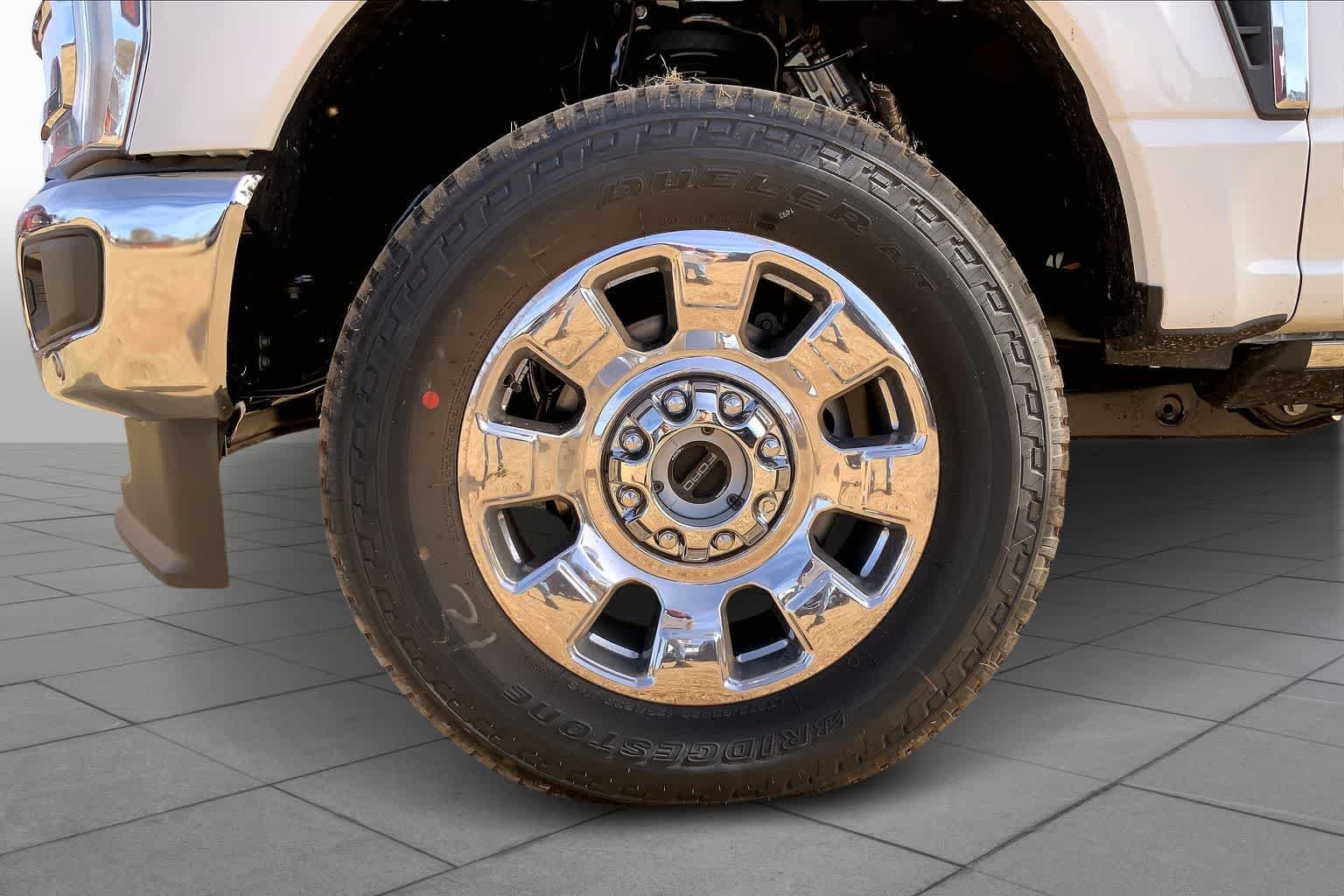 New 2026 Star White Metallic Tri-Coat Ford F-250® Lariat® image 11