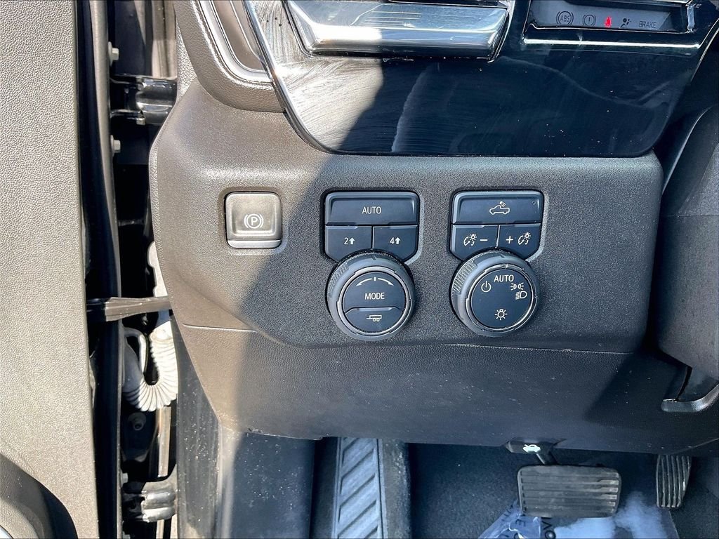 Used 2025 Black Chevrolet LT image 25