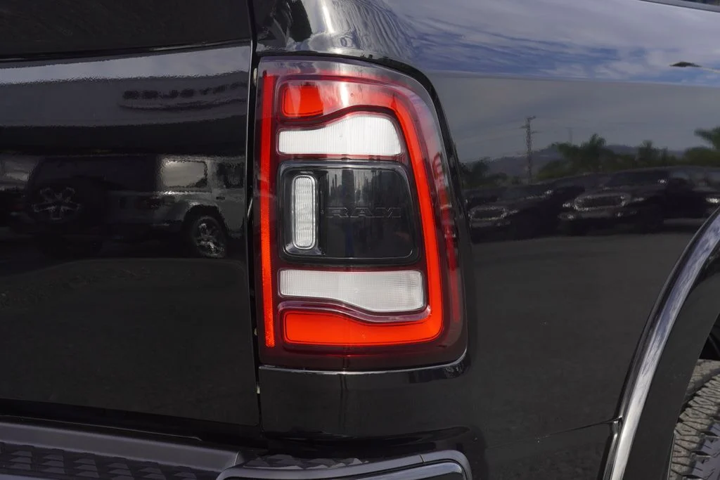 Used 2019 Black Ram Laramie image 11