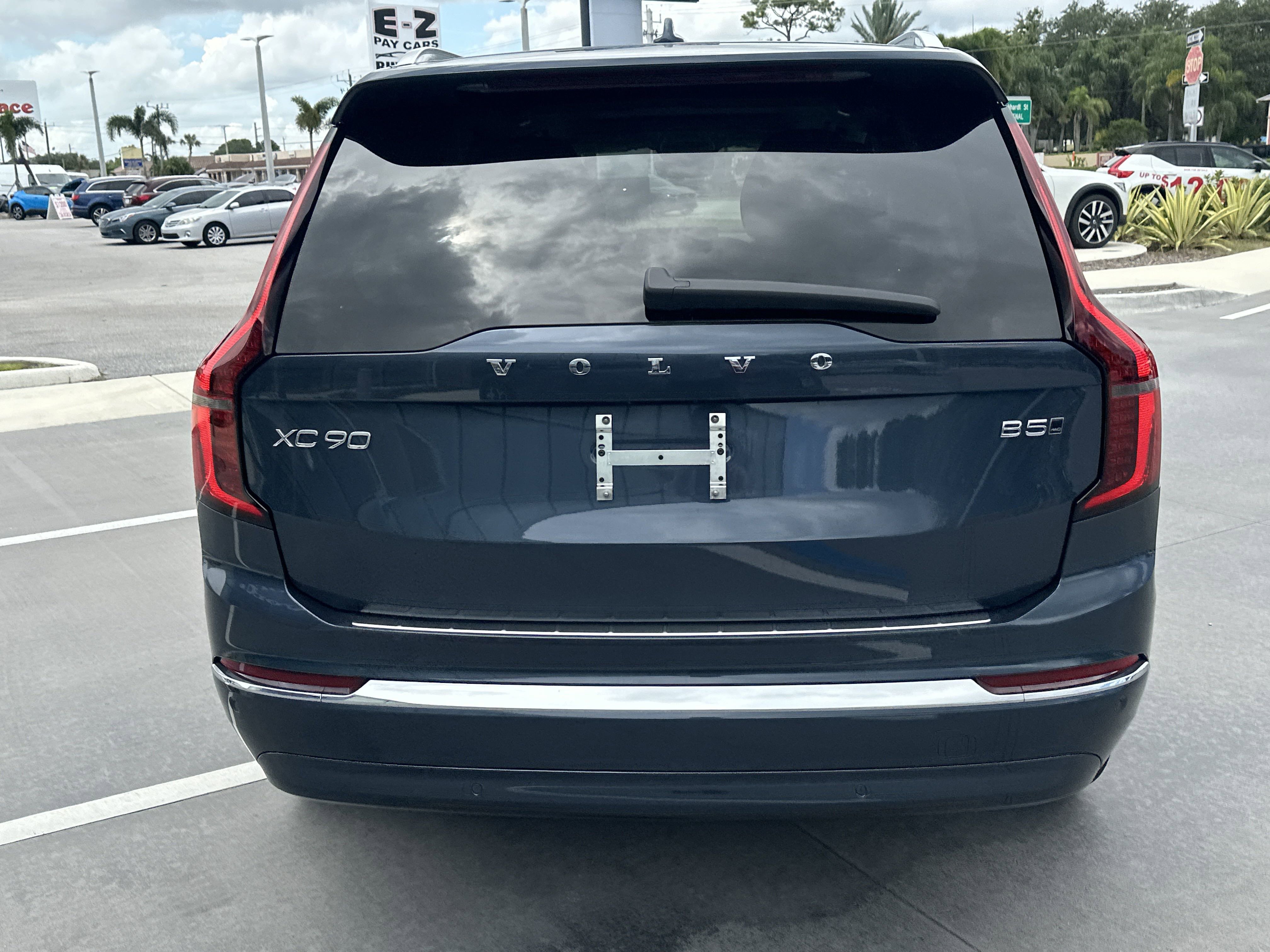New 2026 Denim Blue Volvo Ultra image 7