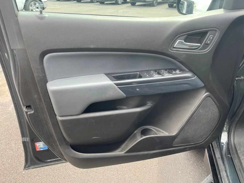 Used 2017 Gray Chevrolet Z71 image 18