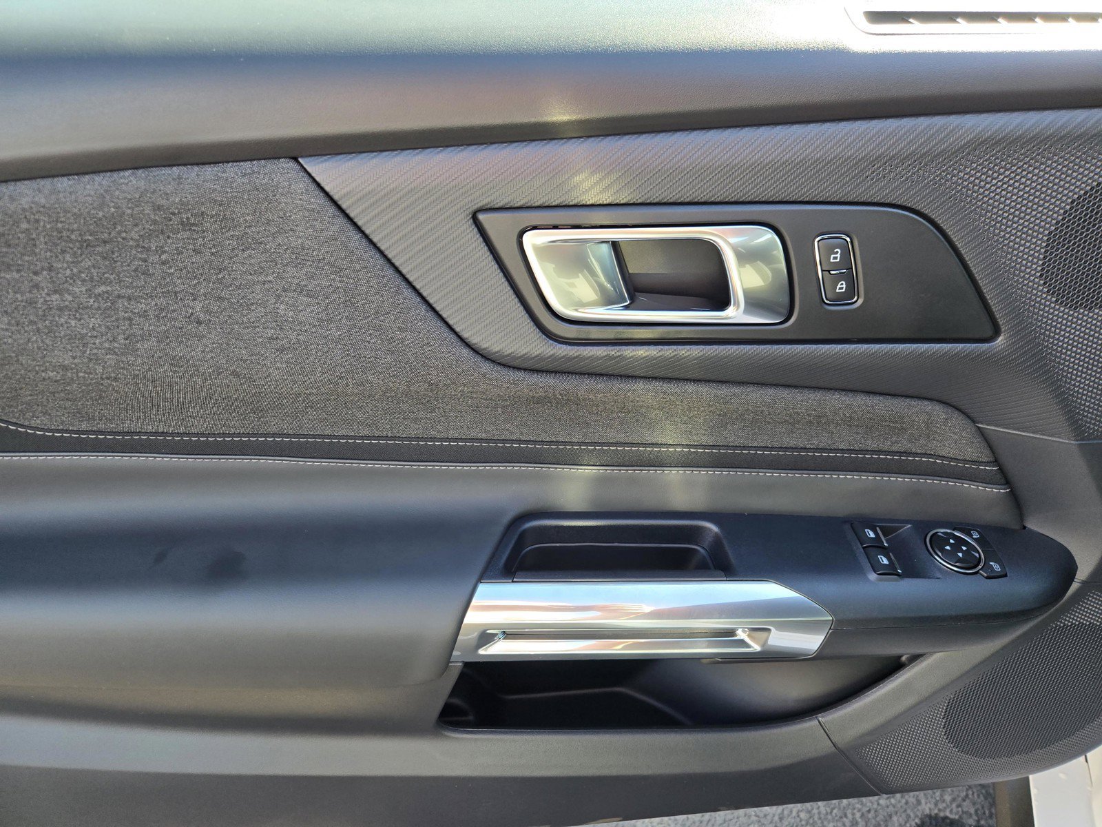 New 2026 Oxford White Ford EcoBoost® Fastback image 8
