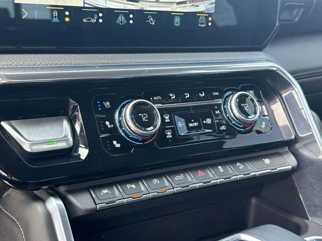Used 2023 Silver GMC Denali image 18
