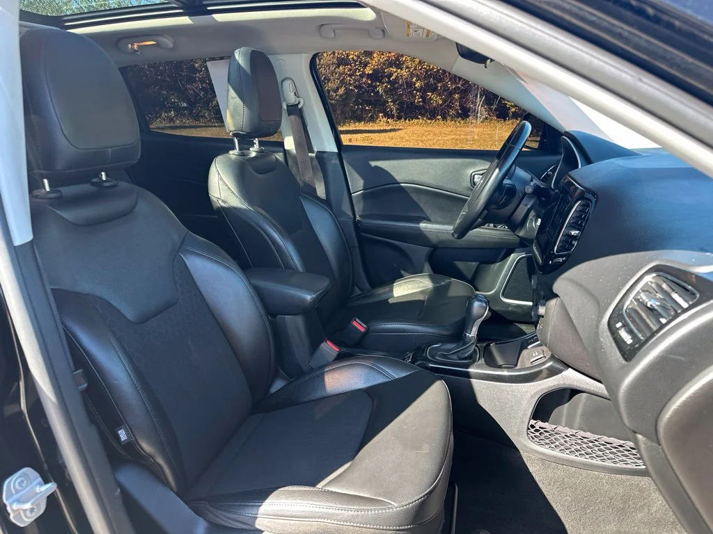 Used 2021 Diamond Black Jeep Latitude image 19