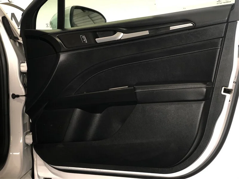Used 2018 Oxford White Ford Titanium image 18