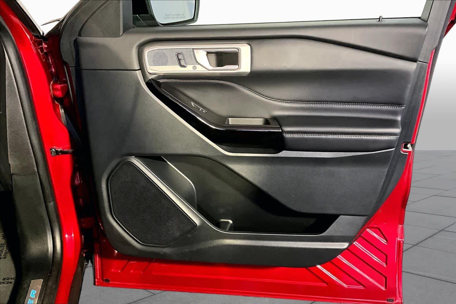 Used 2021 Rapid Red Metallic Tinted Clearcoat Ford Platinum image 40