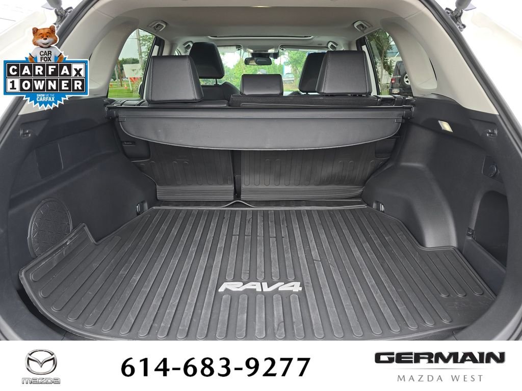 Used 2025 Beige Toyota XLE Premium image 22