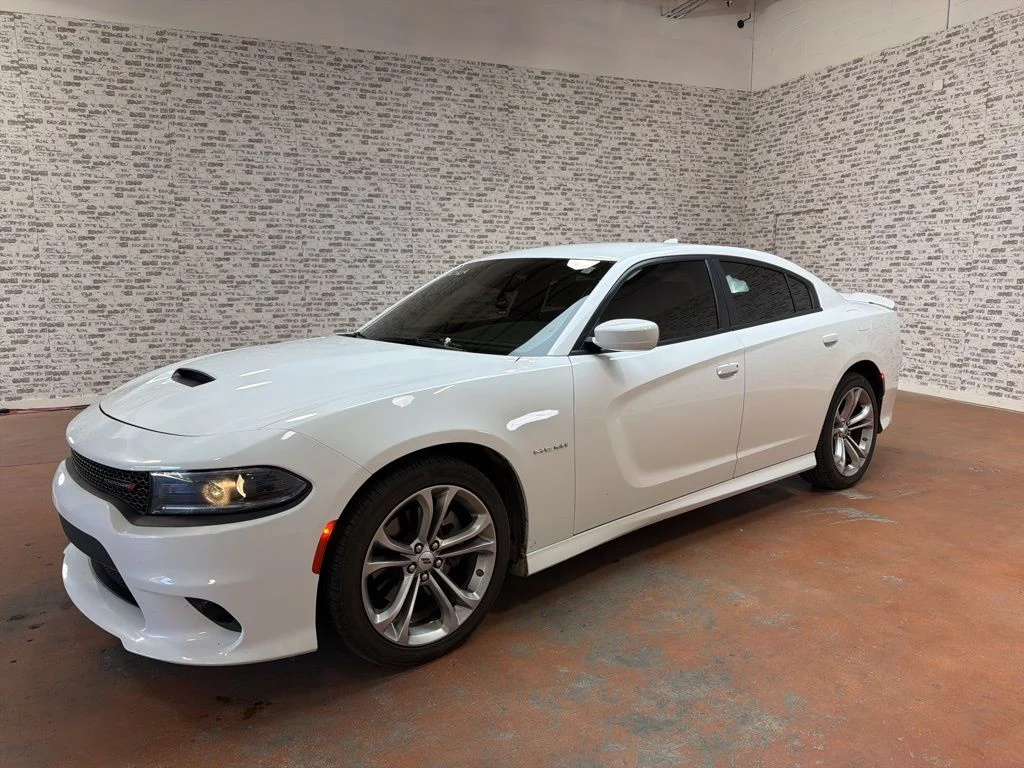 Used 2022 White Knuckle Clearcoat Dodge R/T image 3