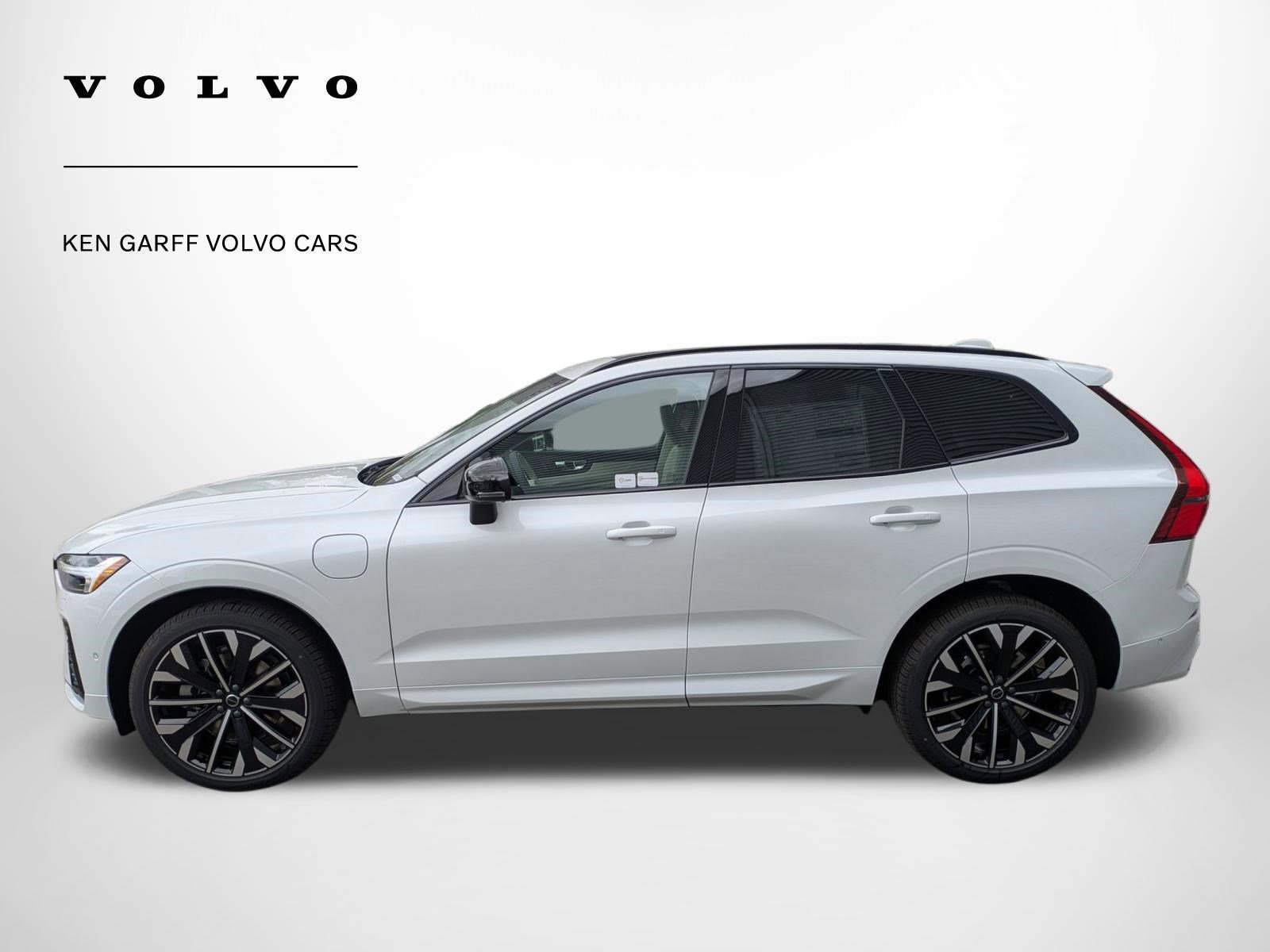 New 2026 Crystal White Volvo Ultra image 7