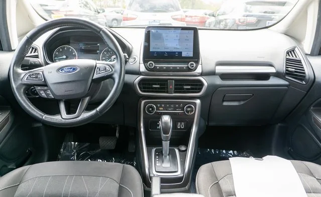 Used 2020 Black Ford SE image 14