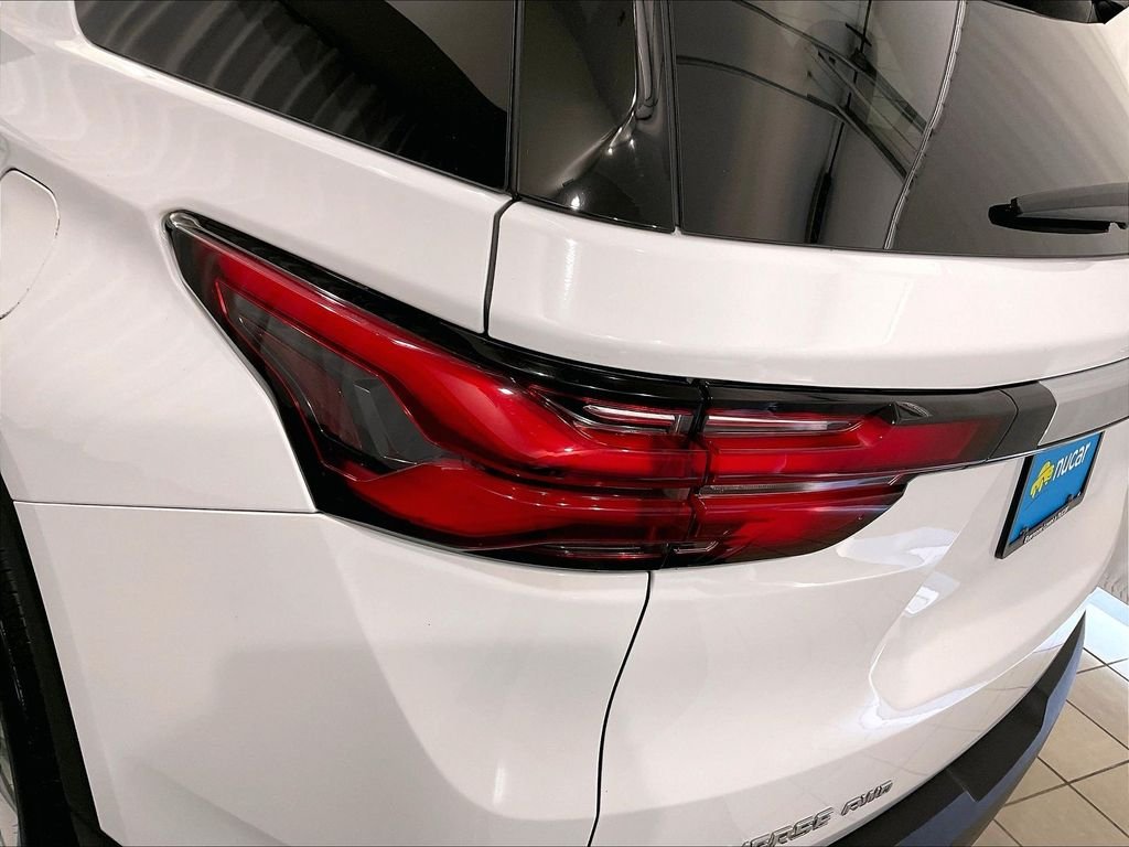 Used 2023 Summit White Chevrolet LT image 34