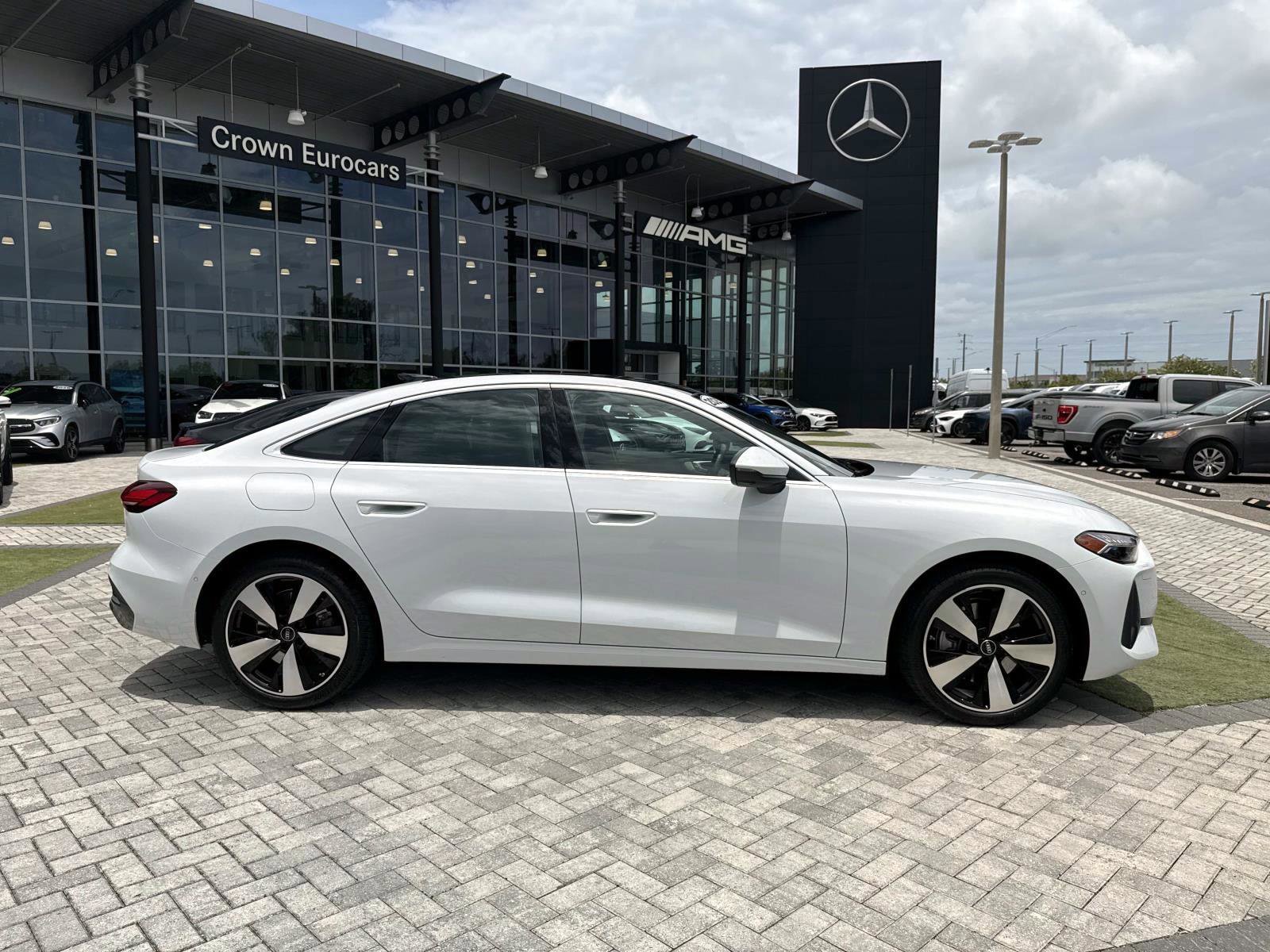 Used 2025 Glacier White Metallic Audi 2.0T Premium Plus image 6