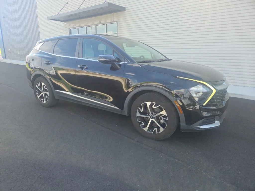 Used 2023 Black Kia EX image 10