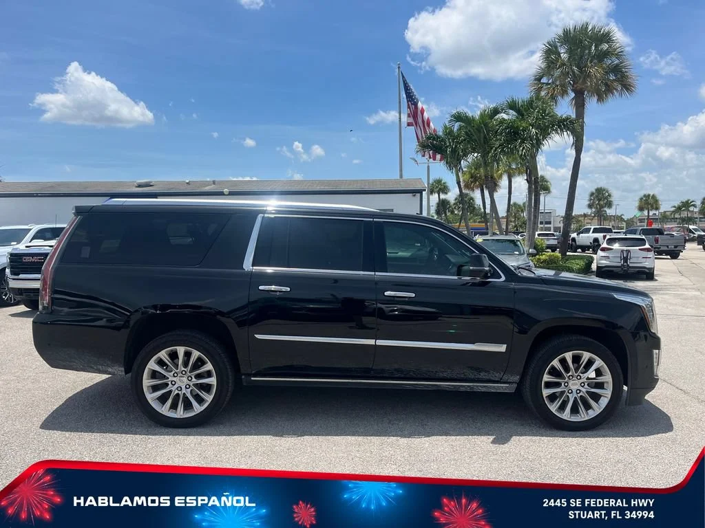 Used 2020 BLACK RAVEN Cadillac Premium Luxury image 4