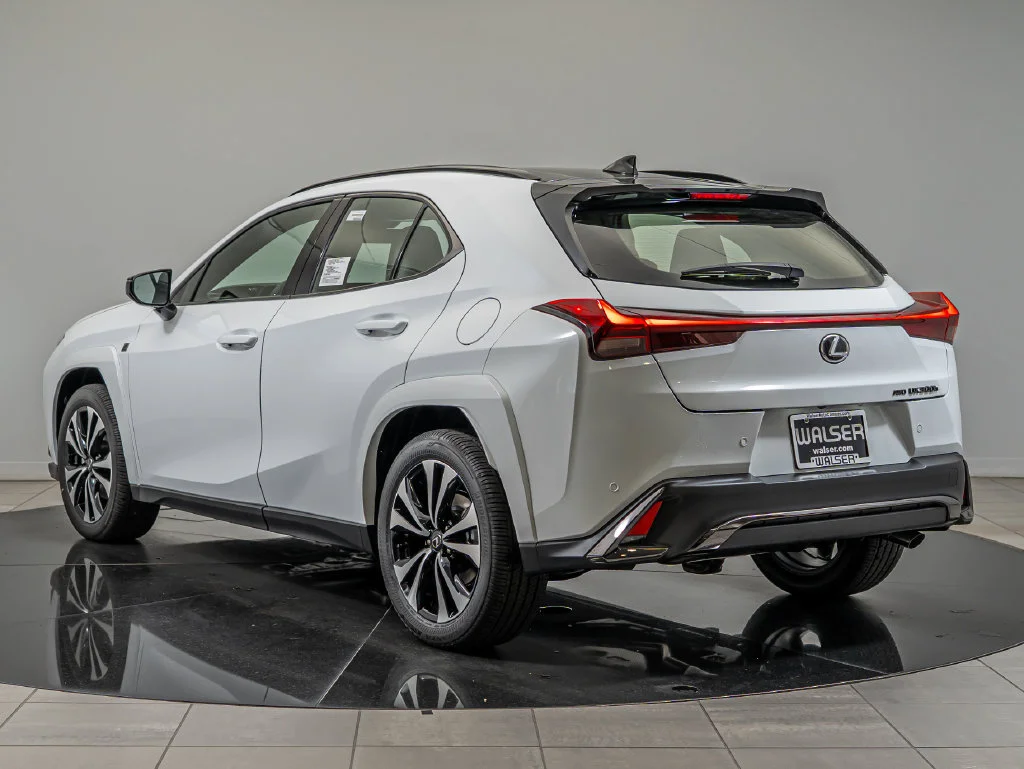 New 2026 Ultra White with Obsidian roof Lexus F SPORT DESIGN AWD image 6