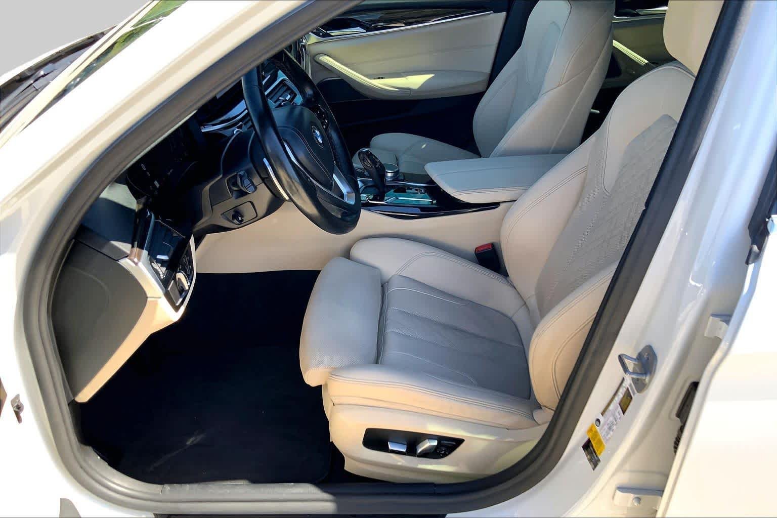 Used 2022 Mineral White Metallic BMW 540i image 8