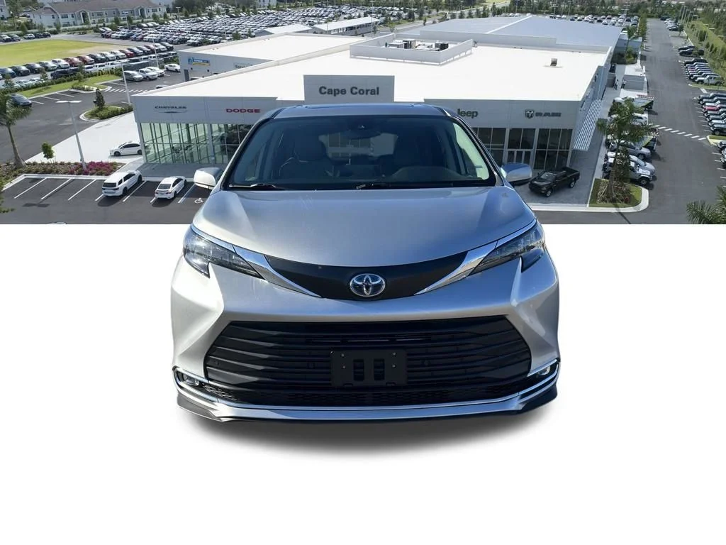 Used 2024 Silver Toyota XLE image 8