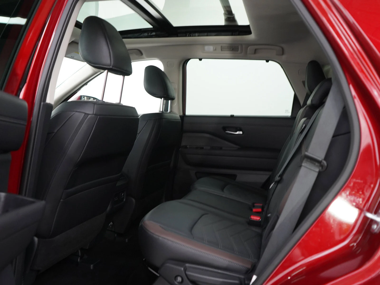Used 2025 Scarlet Ember Tintcoat Nissan Platinum image 20