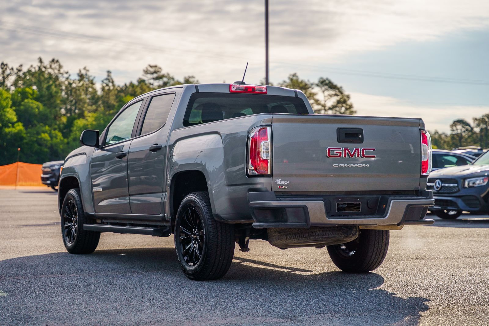 Used 2022 Gray GMC Elevation Standard image 4