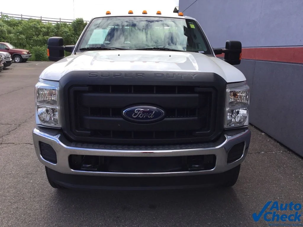 Used 2014 White Ford XL image 4