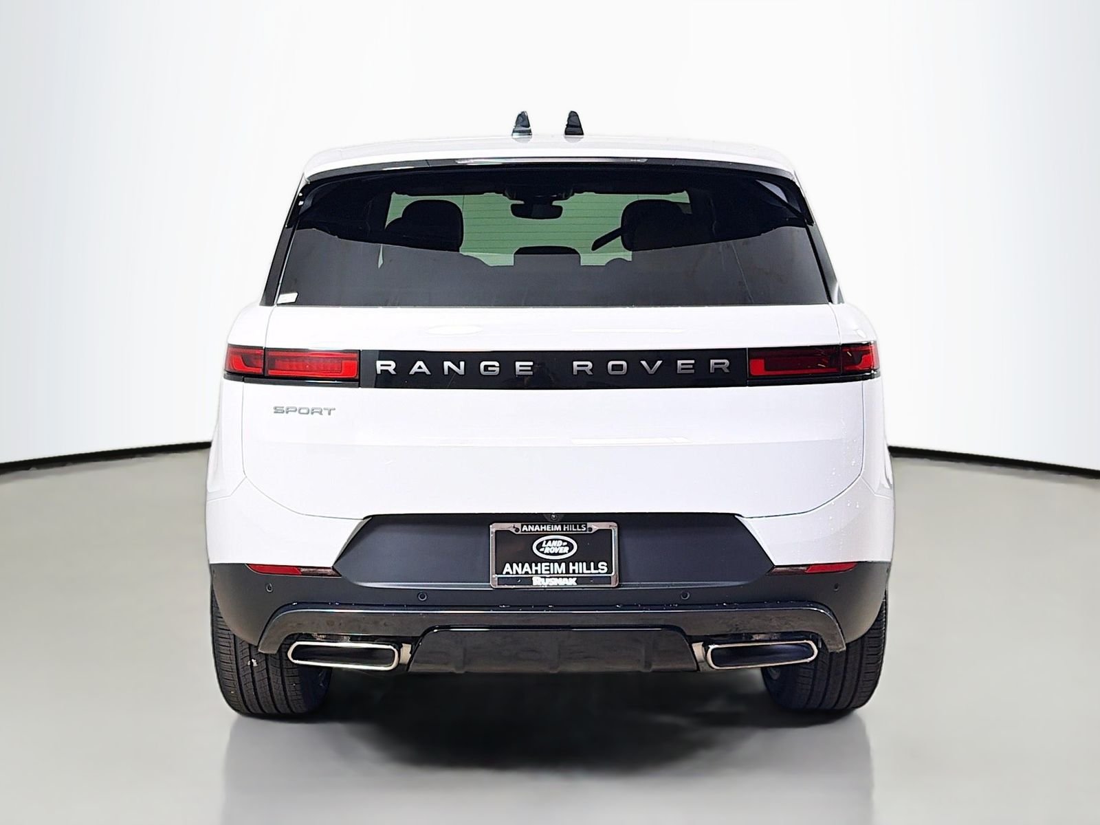 New 2026 Fuji White Land Rover SE image 4