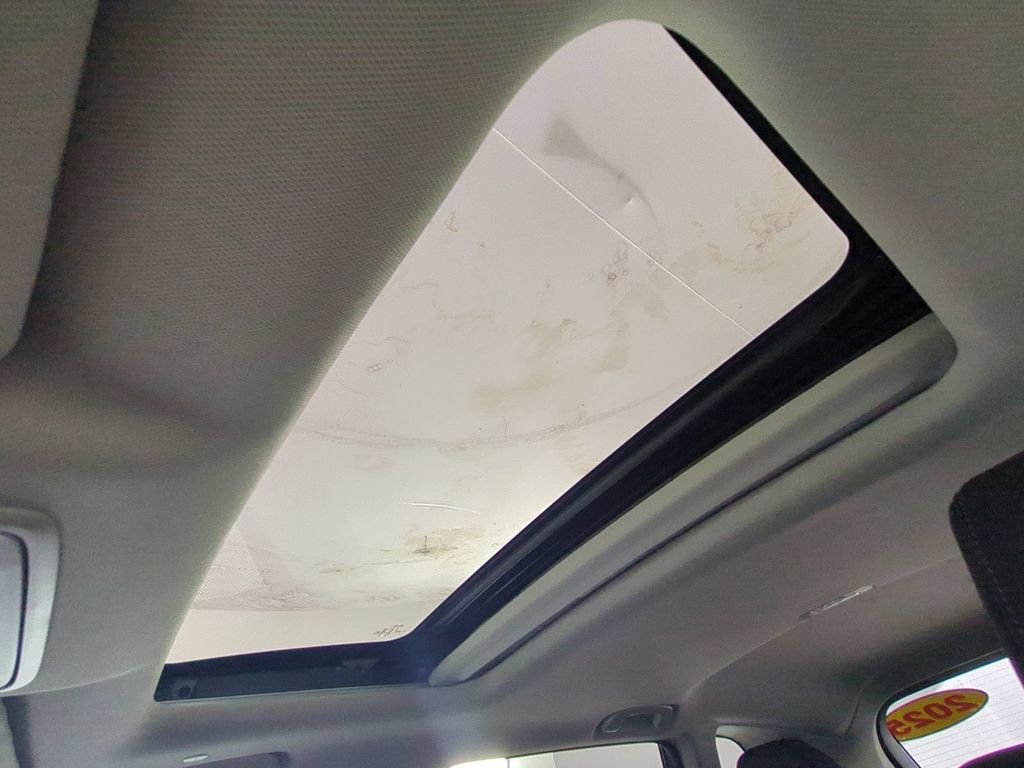 Used 2025  Honda EX image 23