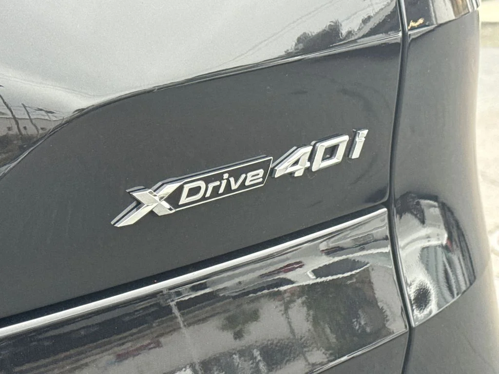 Used 2026 Black BMW xDrive40i image 7