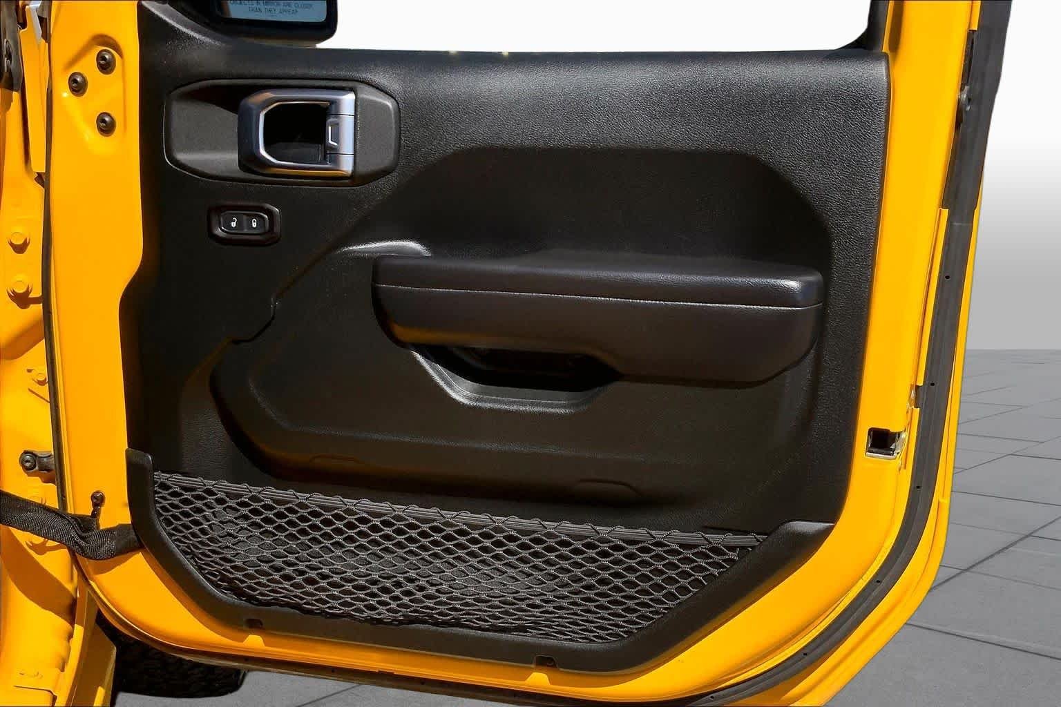 Used 2020 Hellayella Clearcoat Jeep Sport S image 23