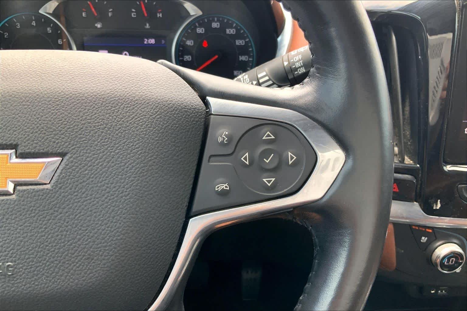 Used 2021 Iridescent Pearl Tricoat Chevrolet High Country image 25