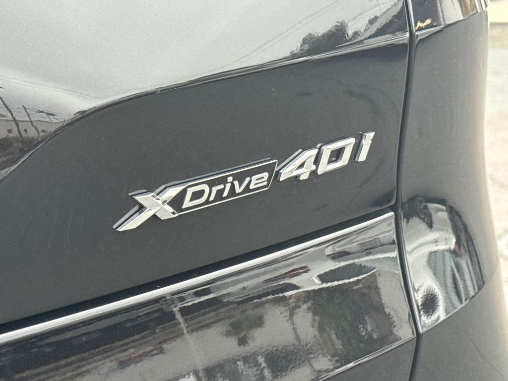 Used 2026 Black BMW xDrive40i image 7