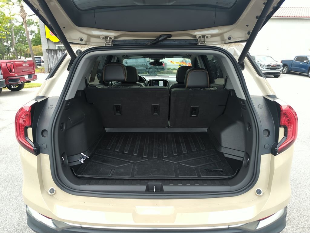 Used 2022 Beige GMC AT4 image 30